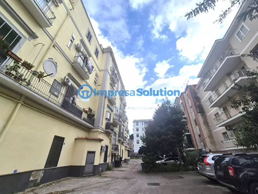 Immagine 2 di Magazzino in vendita  in Via Dalbono a Portici