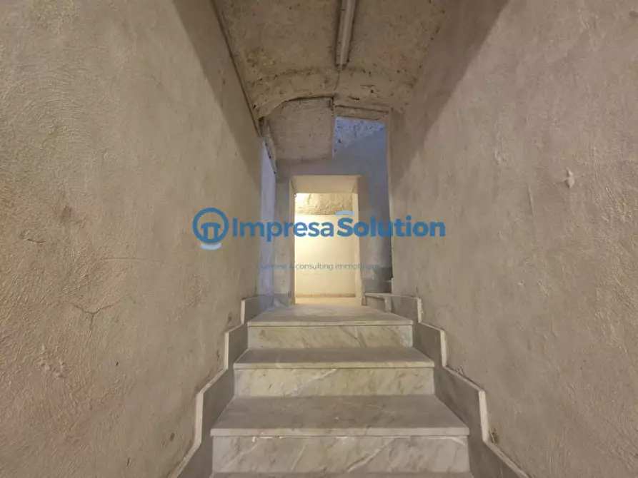 Immagine 5 di Magazzino in vendita  in Via Dalbono a Portici