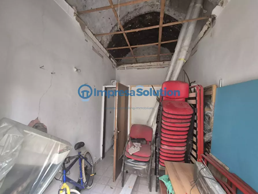 Immagine 17 di Magazzino in vendita  in Via Dalbono a Portici