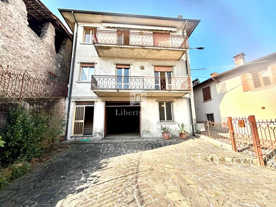 Immagine 3 di Villa in vendita  in Via Zappini a Preseglie