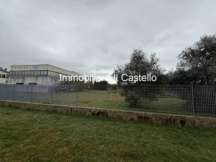 Immagine 4 di Terreno in vendita  a Castiglione Del Lago