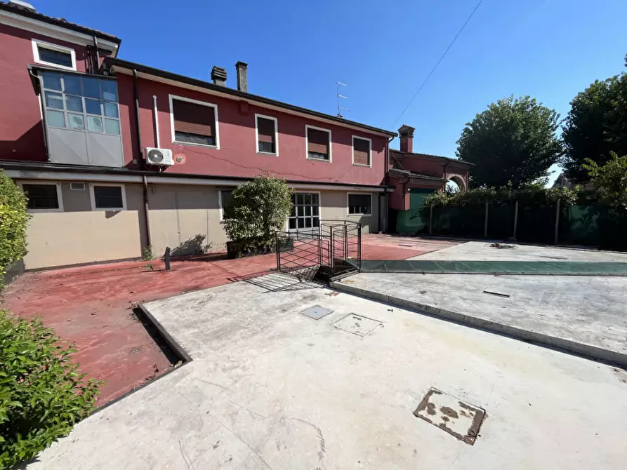 Immagine 1 di Negozio in affitto  in via Giuseppe Martignon a Mestrino