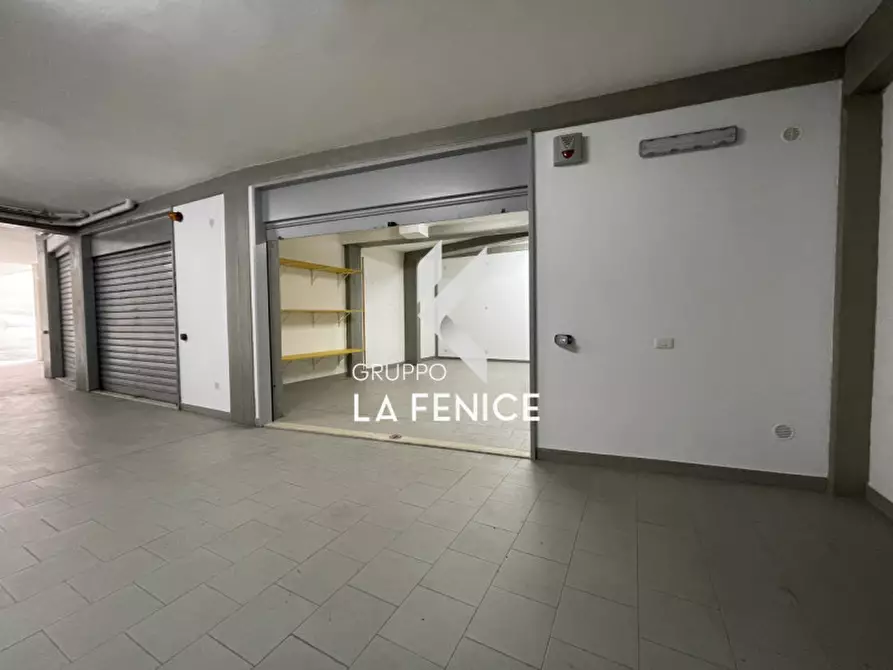 Immagine 12 di Garage in vendita  in via Giuseppe Colucci a Locorotondo