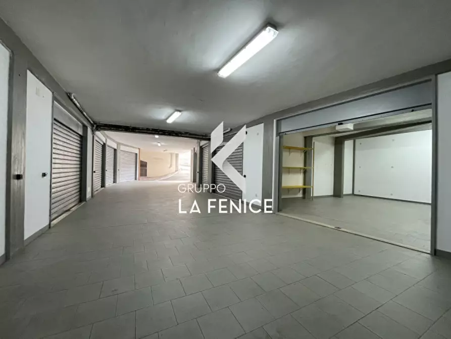 Immagine 13 di Garage in vendita  in via Giuseppe Colucci a Locorotondo