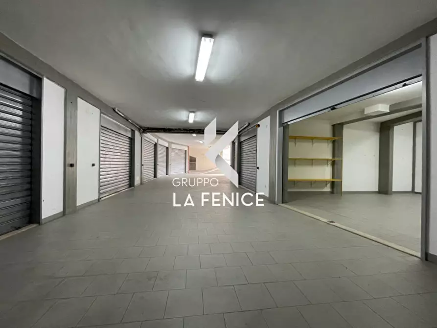 Immagine 14 di Garage in vendita  in via Giuseppe Colucci a Locorotondo