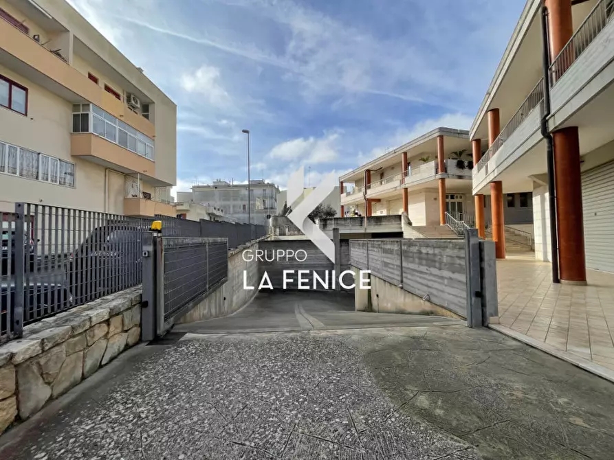 Immagine 18 di Garage in vendita  in via Giuseppe Colucci a Locorotondo