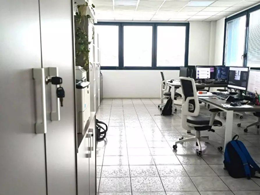 Immagine 2 di Ufficio in vendita  in Viale Navigazione Interna a Padova
