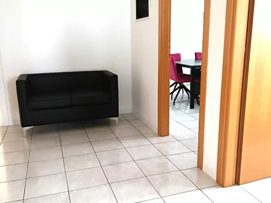 Immagine 3 di Ufficio in vendita  in Viale Navigazione Interna a Padova