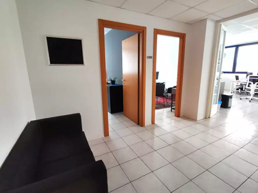 Immagine 4 di Ufficio in vendita  in Viale Navigazione Interna a Padova