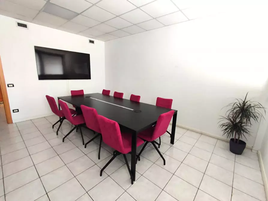 Immagine 5 di Ufficio in vendita  in Viale Navigazione Interna a Padova