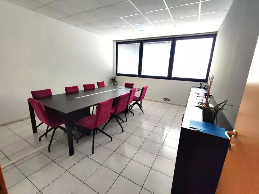 Immagine 6 di Ufficio in vendita  in Viale Navigazione Interna a Padova