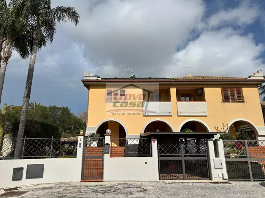 Immagine 1 di Villa in vendita  in traversa sinerchia a Siracusa