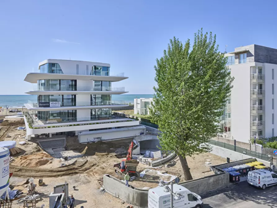 Immagine 2 di Appartamento in vendita  in Via Bafile 265 a Jesolo