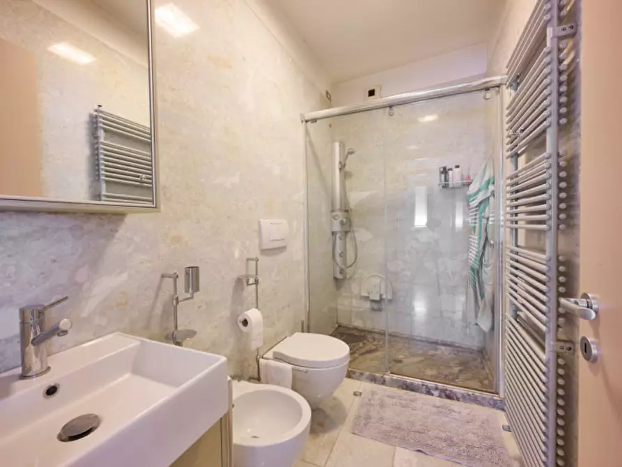 Immagine 15 di Appartamento in vendita  in Via Bafile 265 a Jesolo