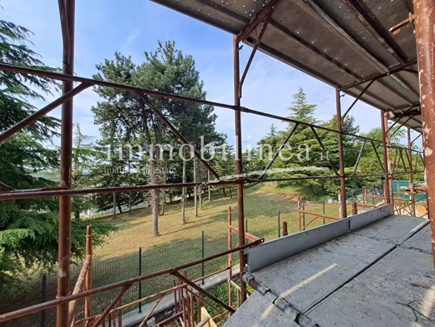 Immagine 1 di Villa in vendita  in via danzie a Affi