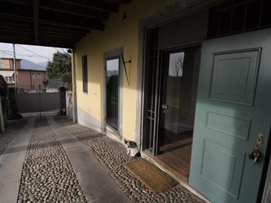 Immagine 4 di Villa in vendita  in via fontane a Brescia
