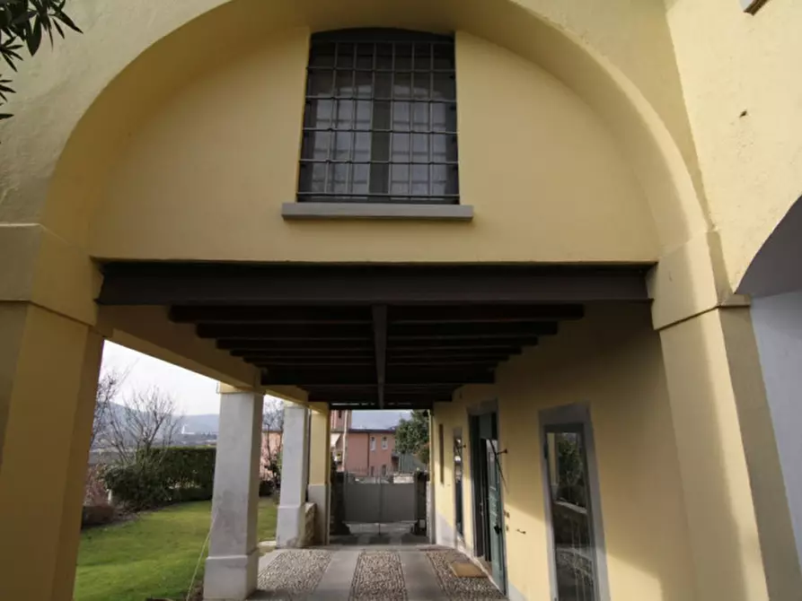 Immagine 6 di Villa in vendita  in via fontane a Brescia