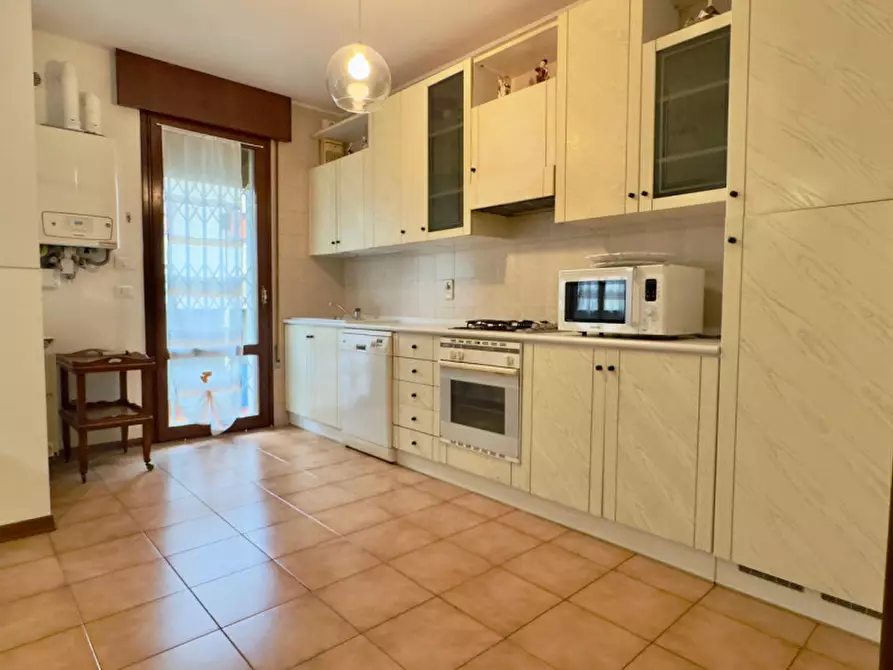 Immagine 6 di Camera in affitto  a Rubano