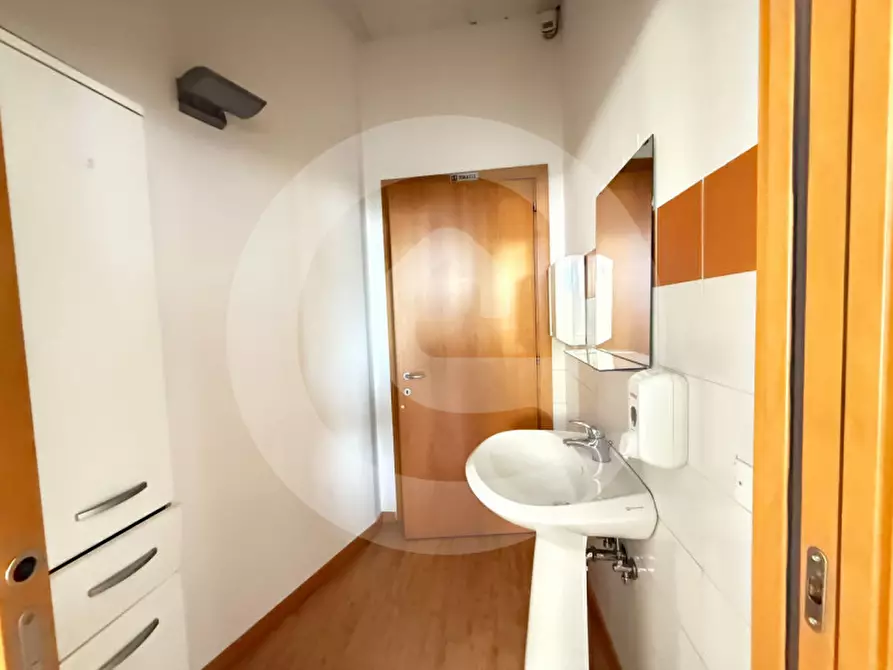 Immagine 6 di Negozio in affitto  a Camposampiero