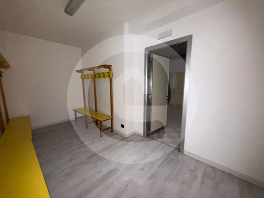 Immagine 9 di Negozio in affitto  a Camposampiero