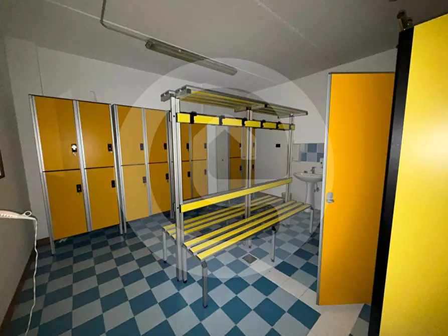 Immagine 13 di Negozio in affitto  a Camposampiero
