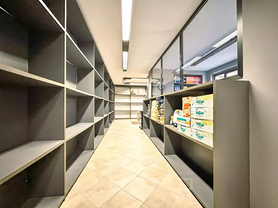 Immagine 19 di Attività commerciale in vendita  in Corso Giuseppe Garibaldi 19 a Gattinara