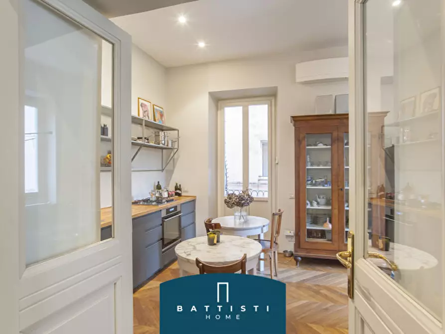 Immagine 8 di Appartamento in vendita  in Via Cavour a Roma