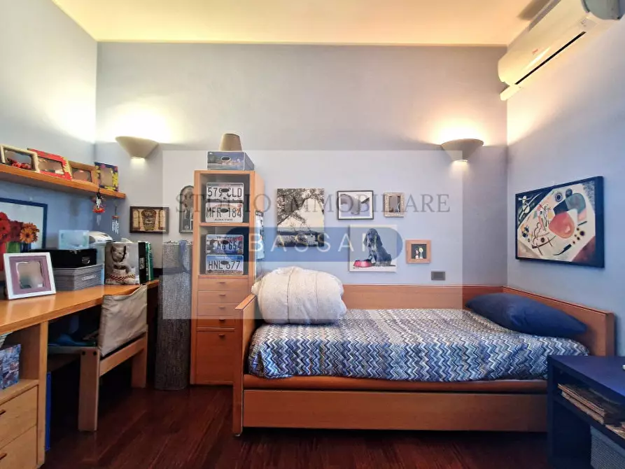 Immagine 22 di Villa in vendita  in via Varese 66 a Gallarate