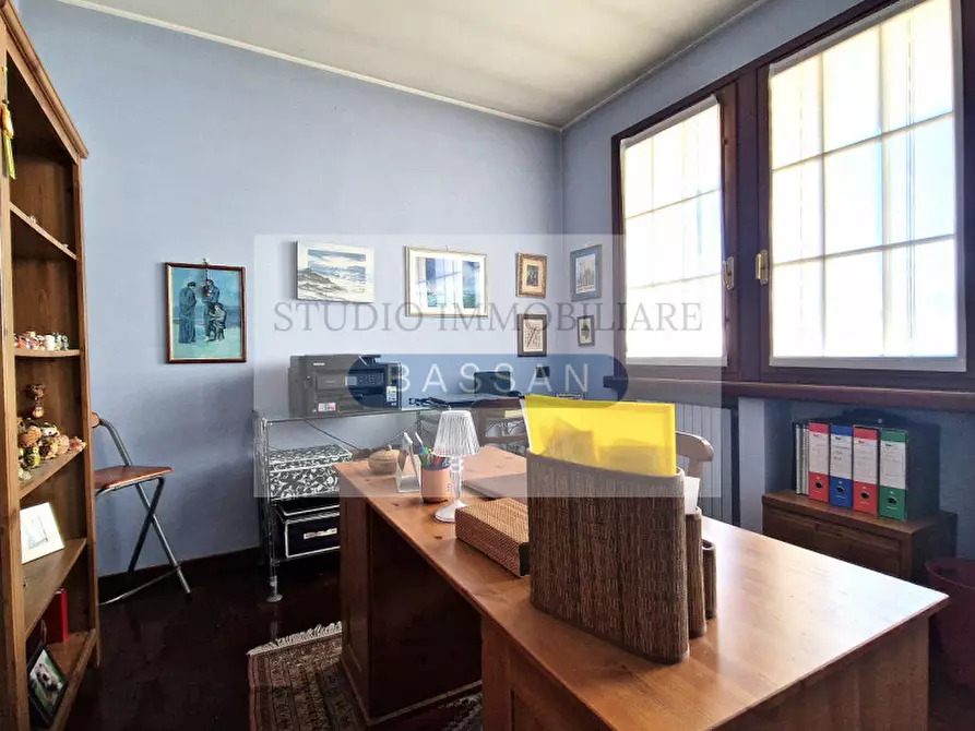 Immagine 30 di Villa in vendita  in via Varese 66 a Gallarate