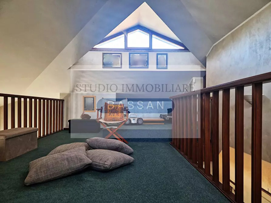 Immagine 32 di Villa in vendita  in via Varese 66 a Gallarate