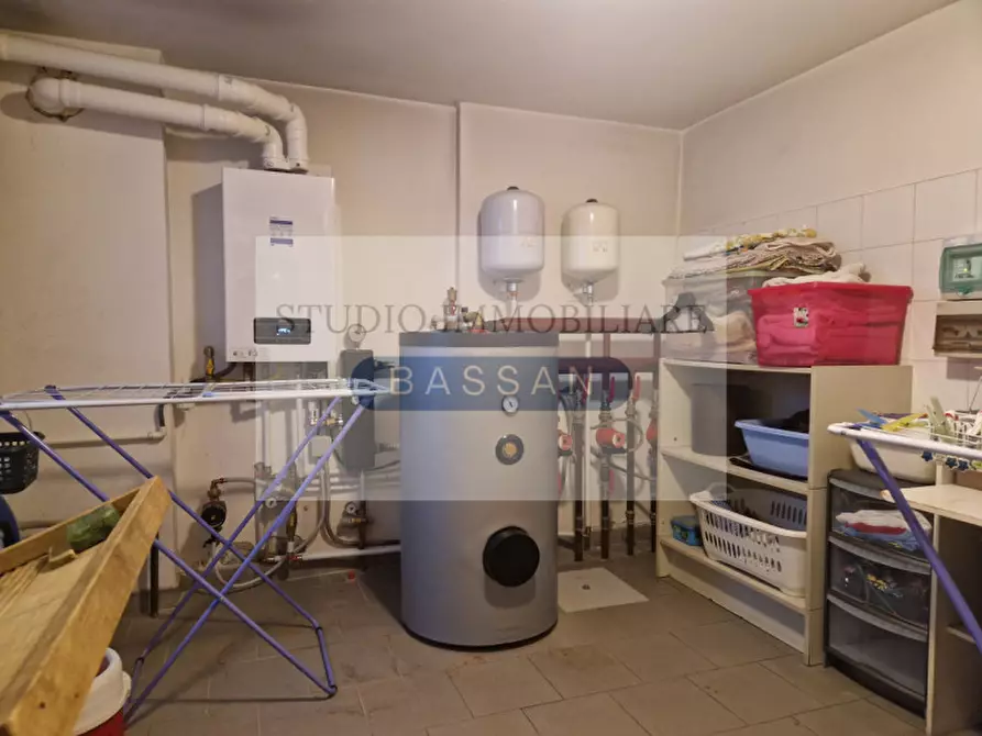 Immagine 34 di Villa in vendita  in via Varese 66 a Gallarate
