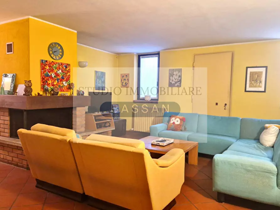 Immagine 35 di Villa in vendita  in via Varese 66 a Gallarate