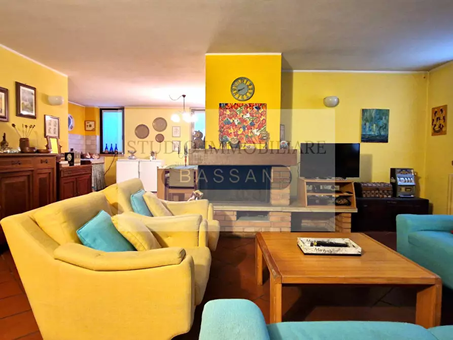 Immagine 36 di Villa in vendita  in via Varese 66 a Gallarate