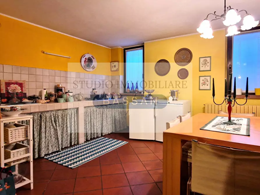 Immagine 37 di Villa in vendita  in via Varese 66 a Gallarate