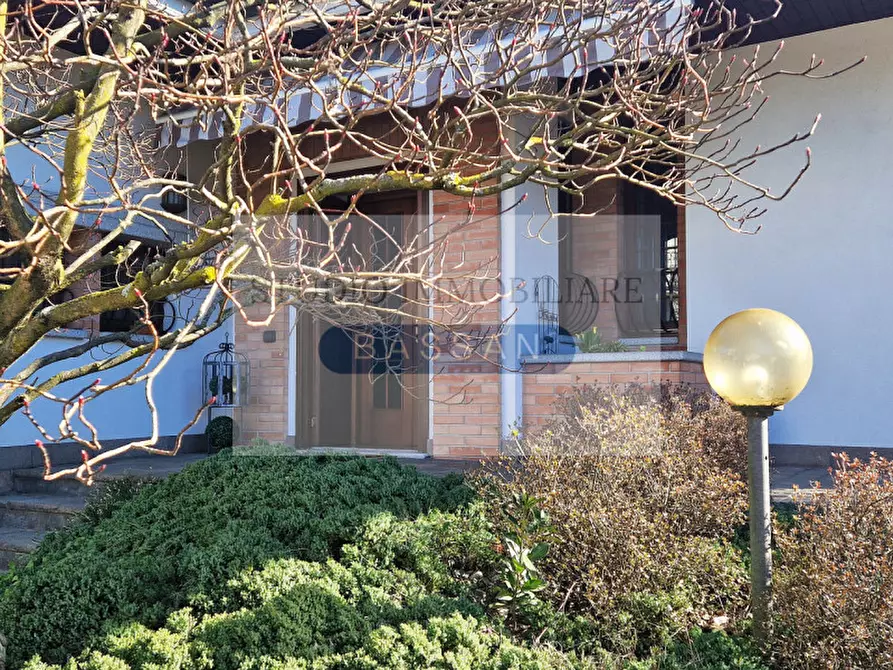 Immagine 48 di Villa in vendita  in via Varese 66 a Gallarate