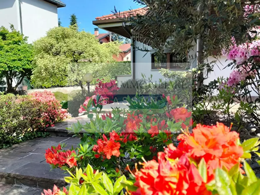 Immagine 51 di Villa in vendita  in via Varese 66 a Gallarate