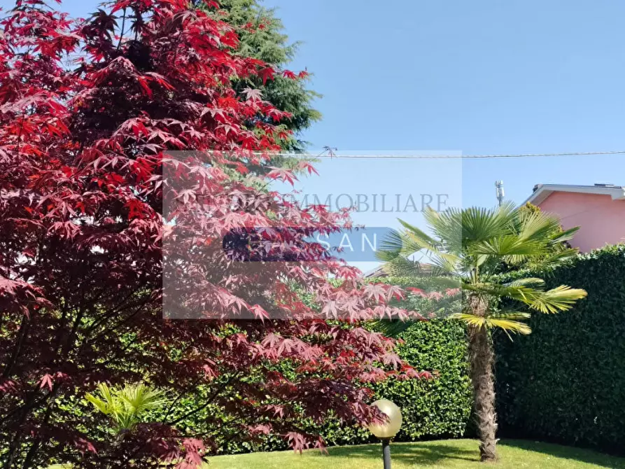 Immagine 52 di Villa in vendita  in via Varese 66 a Gallarate