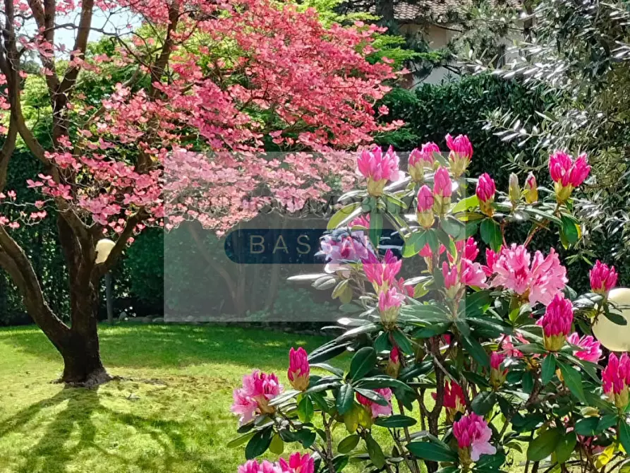 Immagine 53 di Villa in vendita  in via Varese 66 a Gallarate