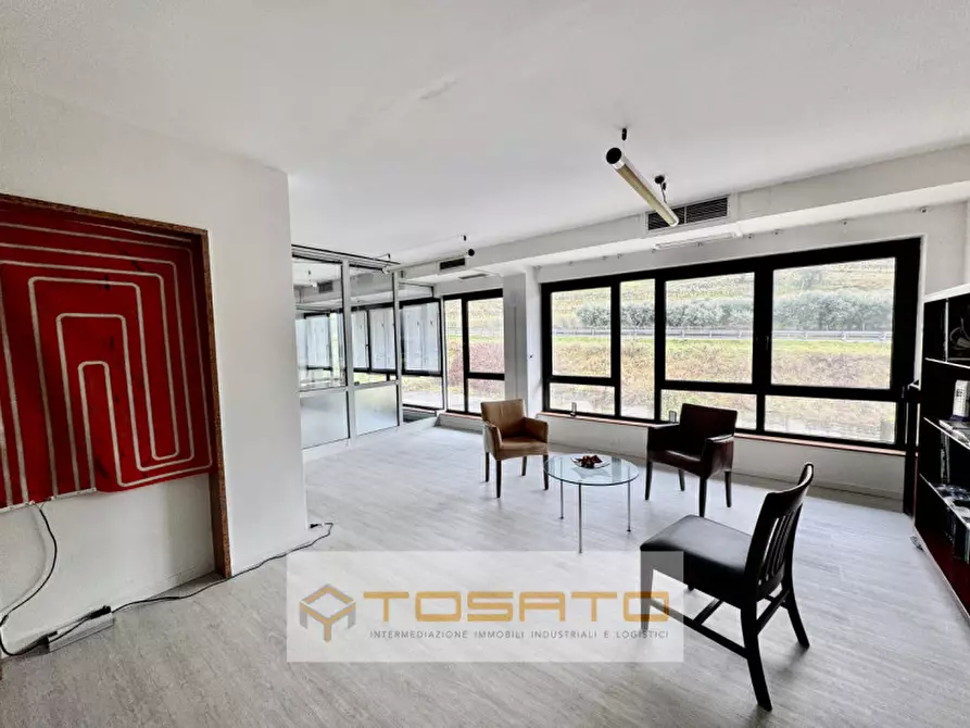 Immagine 9 di Capannone industriale in affitto  a Grezzana