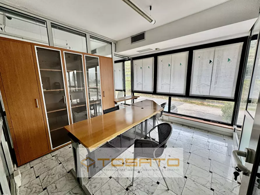 Immagine 10 di Capannone industriale in affitto  a Grezzana