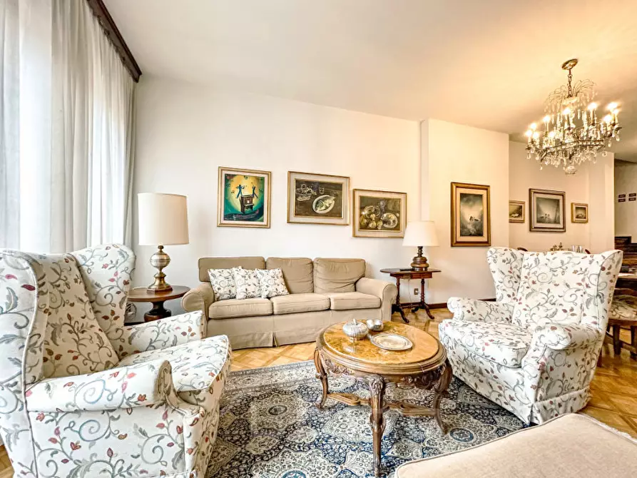 Immagine 3 di Appartamento in vendita  in Corso Giuseppe Garibaldi 21 a Gattinara