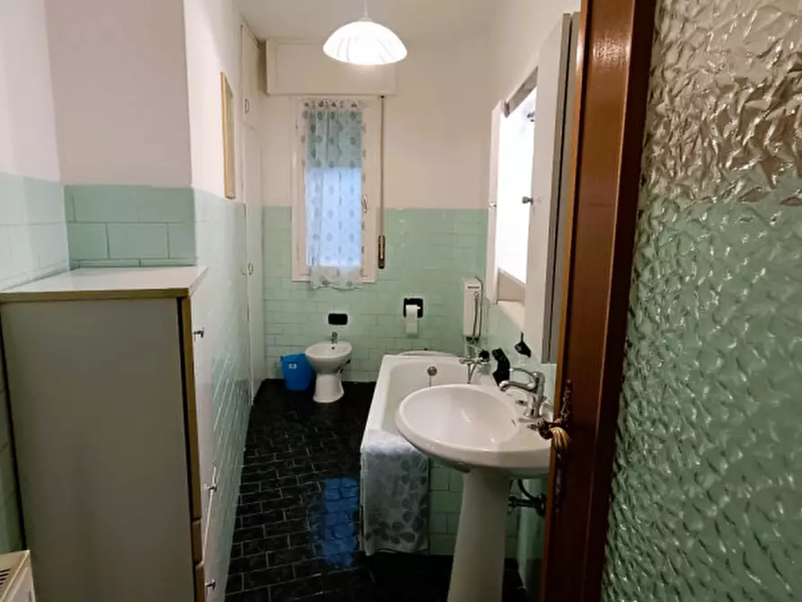 Immagine 10 di Appartamento in vendita  in Via Zeffirino Massa a San Remo