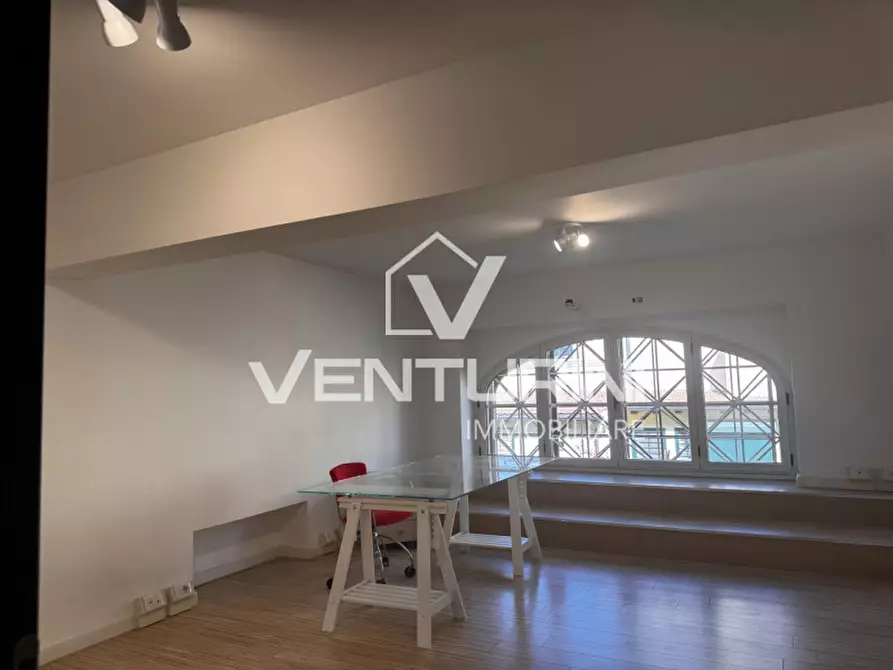 Immagine 1 di Ufficio in affitto  in Via di Valle Vescovo, 5 a Roma