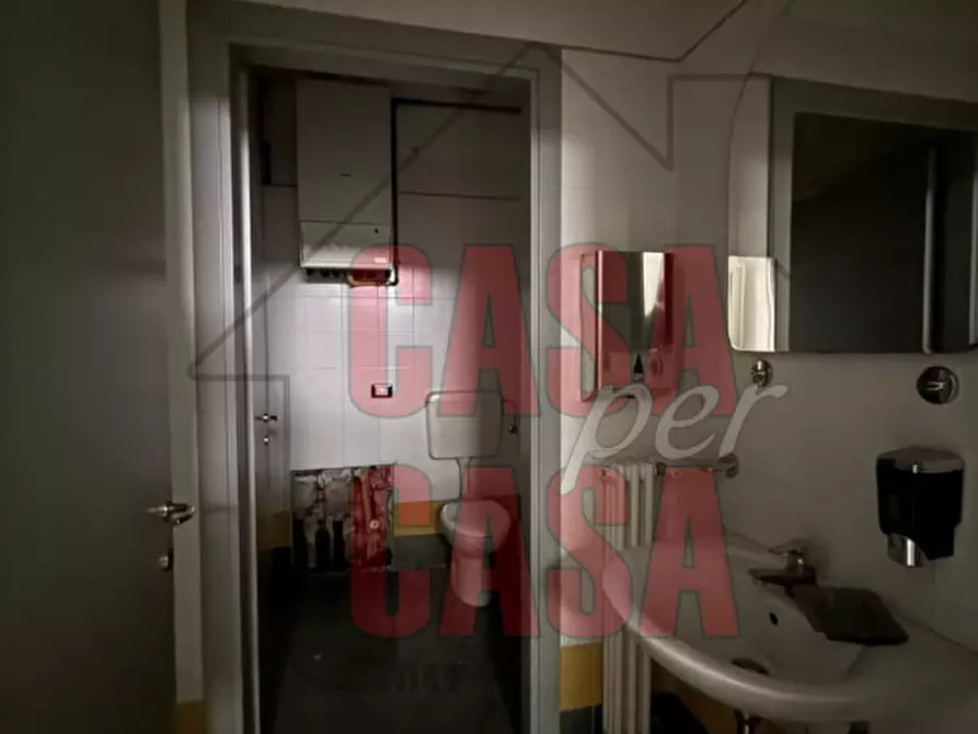 Immagine 7 di Negozio in affitto  in Via Roma a Monselice