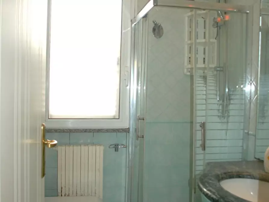 Immagine 9 di Appartamento in vendita  in Viale a Riccione