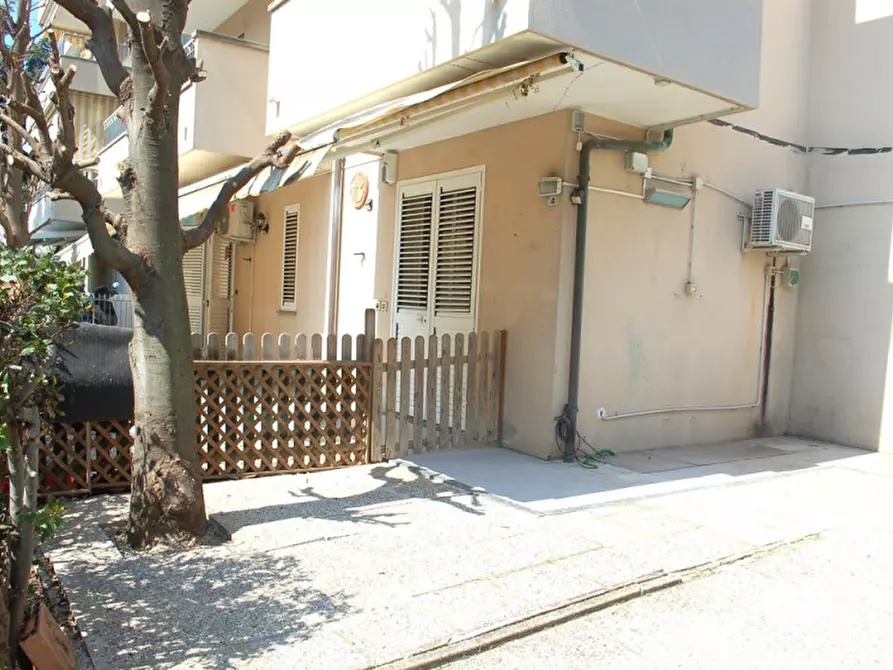 Immagine 27 di Appartamento in vendita  in Viale a Riccione