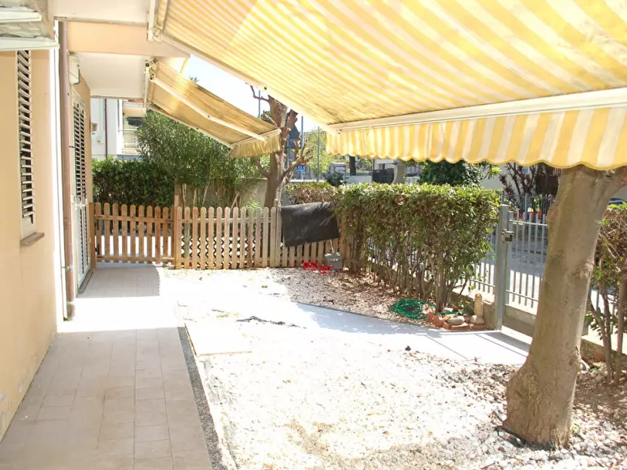 Immagine 31 di Appartamento in vendita  in Viale a Riccione