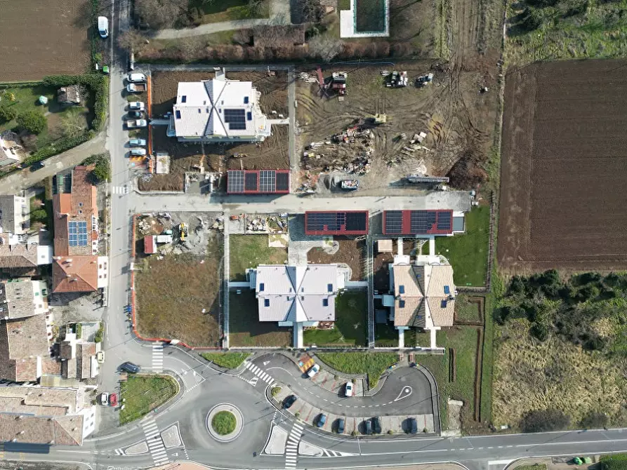 Immagine 2 di Casa quadrifamiliare in vendita  in Strada Chiaviche a Parma