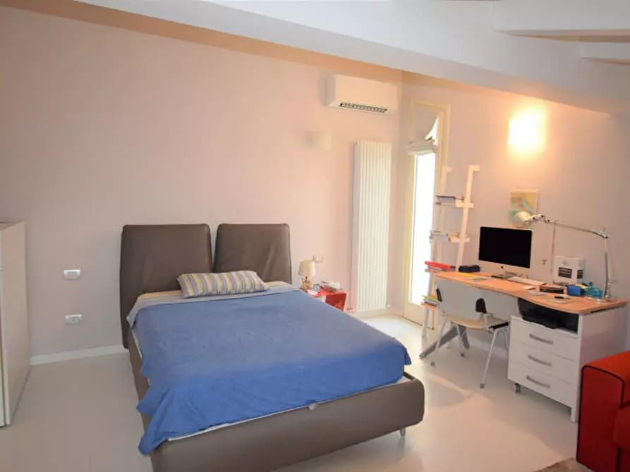 Immagine 10 di Casa quadrifamiliare in vendita  in Strada Chiaviche a Parma