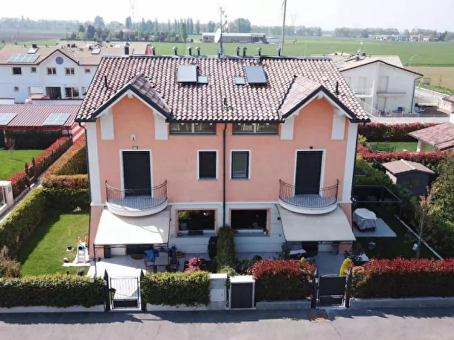 Immagine 28 di Casa quadrifamiliare in vendita  in Strada Chiaviche a Parma